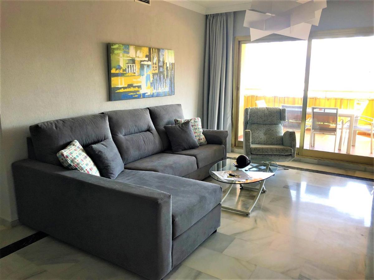 Frente A La Playa Fuengirola Dona Sofia E Lägenhet Exteriör bild