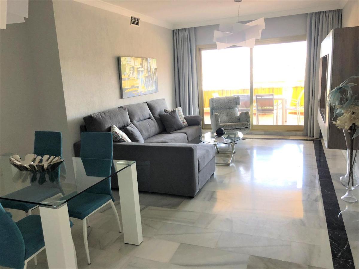 Frente A La Playa Fuengirola Dona Sofia E Lägenhet Exteriör bild